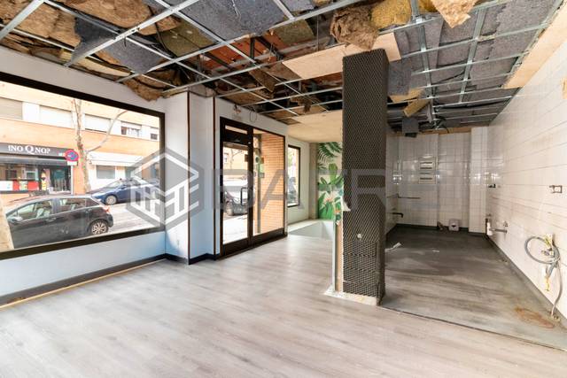 Local comercial en Venta en Calle Bahía de Palma en Corralejos - Campo de las Naciones