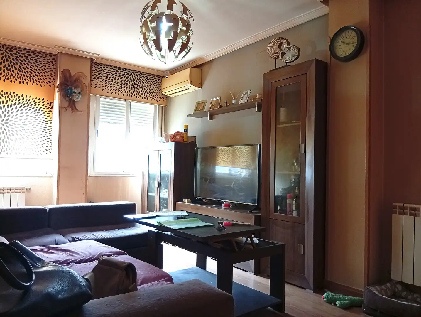Living room of Flat for sale in Madrid  with Air Conditioner, Heating and Parquet flooring
