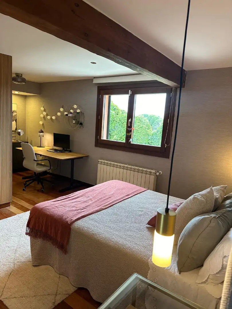 Habitación de Casa o chalet en venta en Boadilla del Monte con Aire acondicionado, Calefacción y Jardín privado