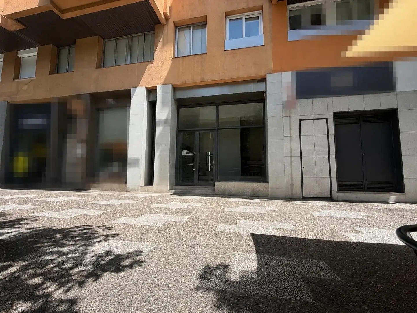 Flat with terrace for sale in Calle Emili Grahit, imagen 2