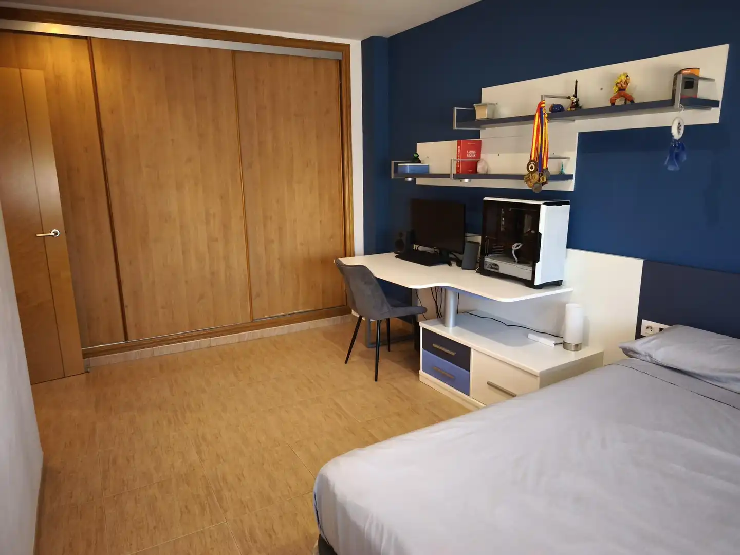 Dormitori de Casa o xalet en venda en Amposta amb Parquet, Terrassa i Moblat
