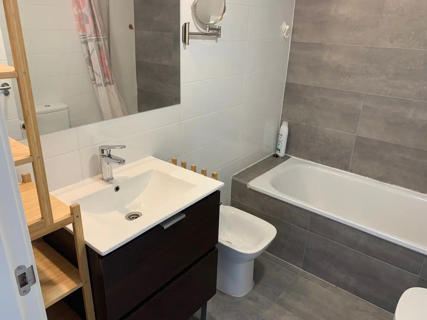 Bathroom of Flat for rent in Madrid  with Air Conditioner, Heating and Terrace