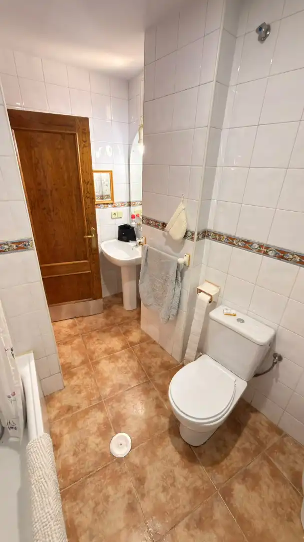 Bathroom of Flat for rent in Albaicín