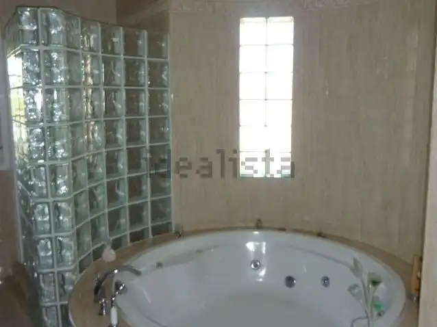 Villa avec jardin à vendre à Hermanos Álvarez Quintero 9, imagen 5