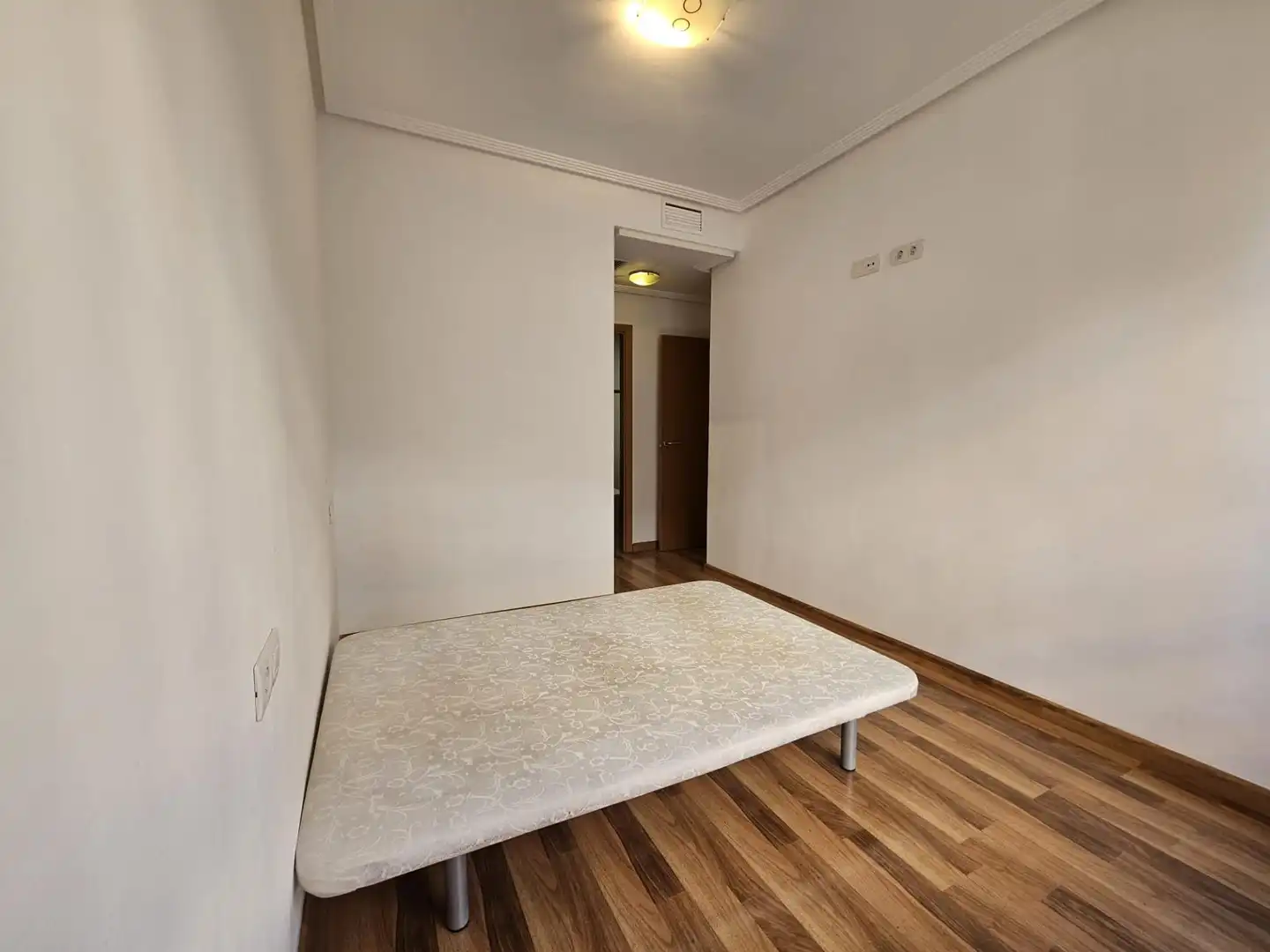 Habitación de Piso de alquiler en Elche / Elx con Amueblado