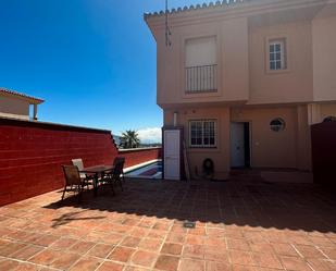 Exterior view of Single-family semi-detached for sale in La Línea de la Concepción  with Swimming Pool