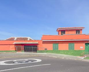 Vista exterior de Casa o xalet en venda en Los Realejos amb Jardí privat, Terrassa i Forn