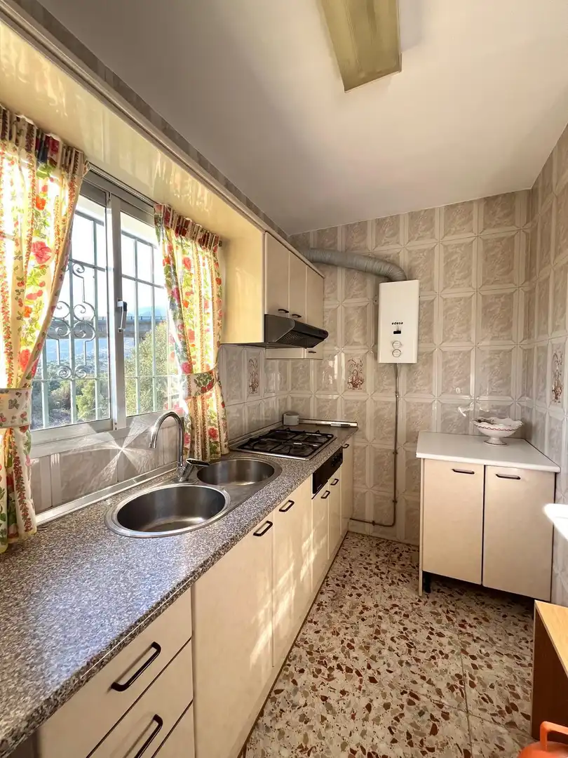 Cuina de Finca rústica en venda en Estepona amb Jardí privat i Terrassa