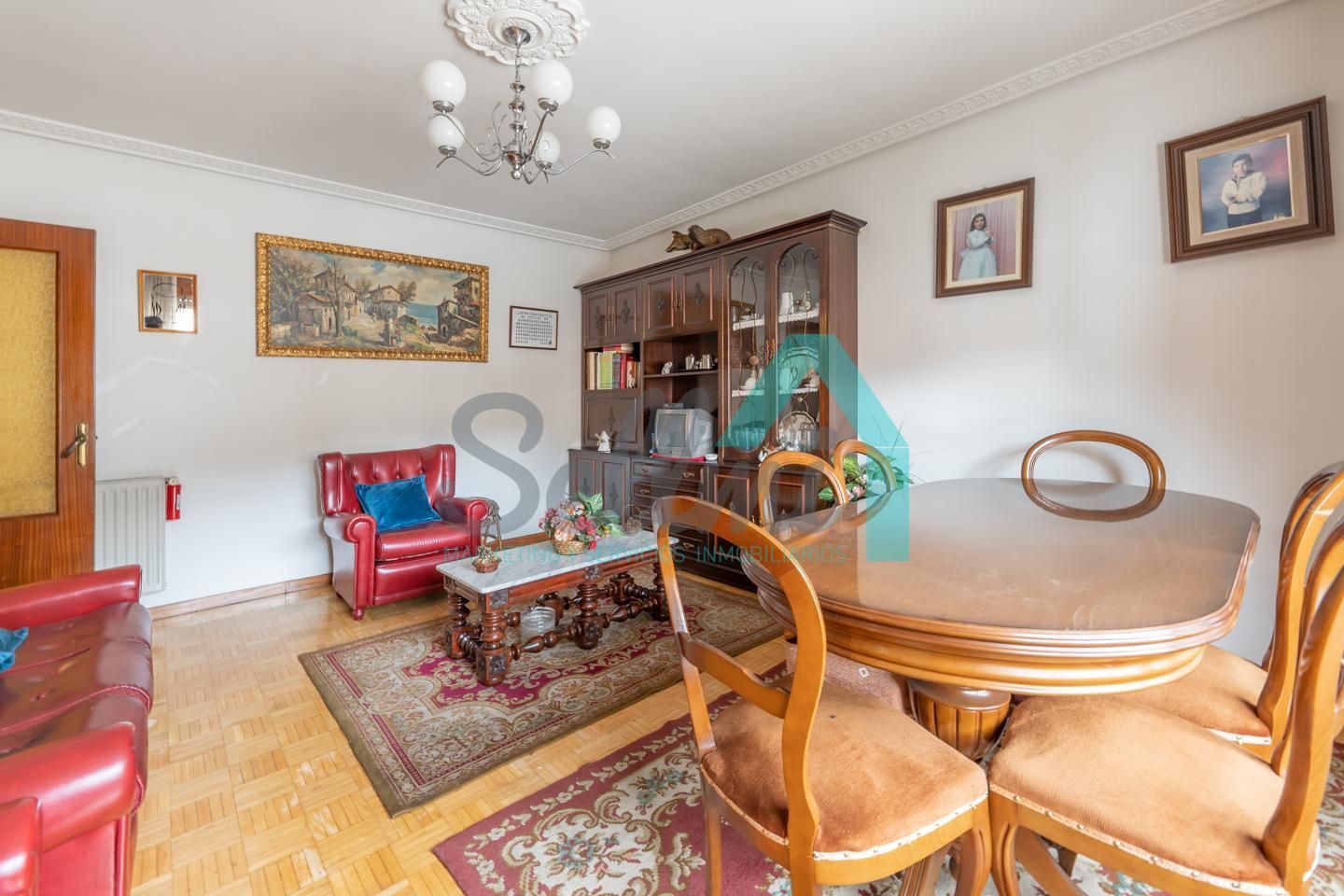 Sala de estar de Piso en venta en Aller con Parquet y Trastero