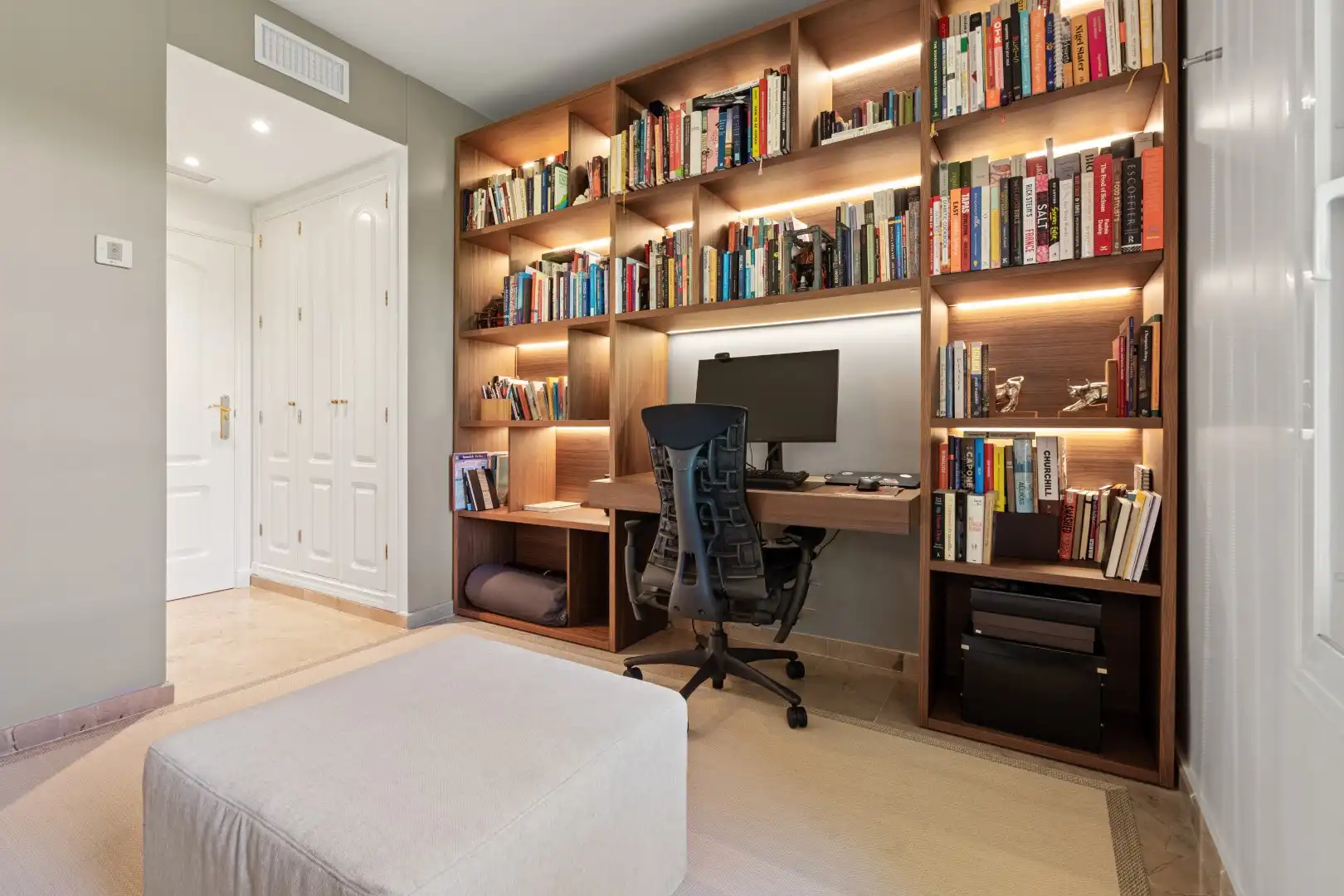 Sala de estar de Planta baja en venta en Marbella con Aire acondicionado, Jardín privado y Terraza