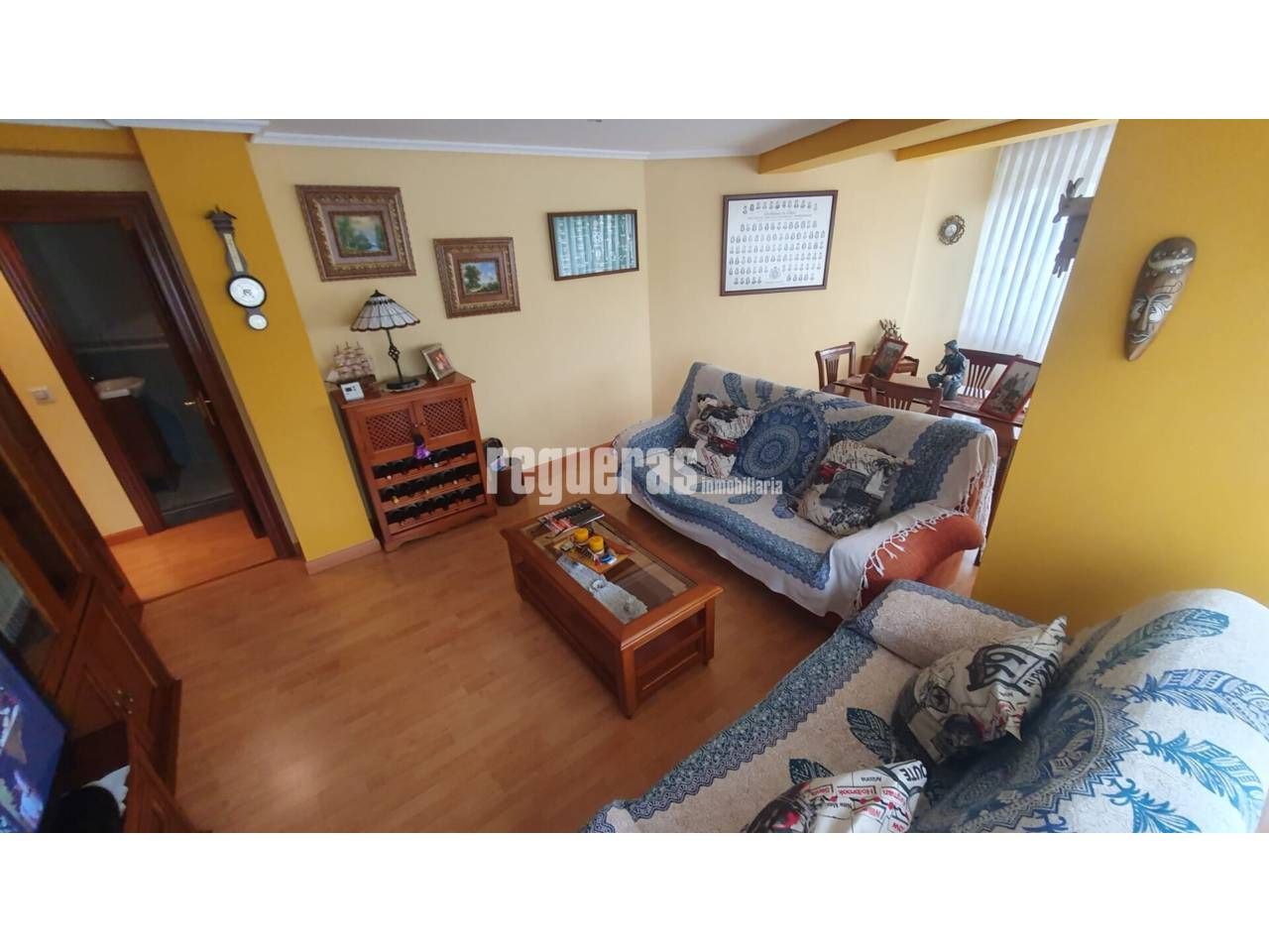 Sala d'estar de Pis en venda en Avilés amb Calefacció, Parquet i Traster