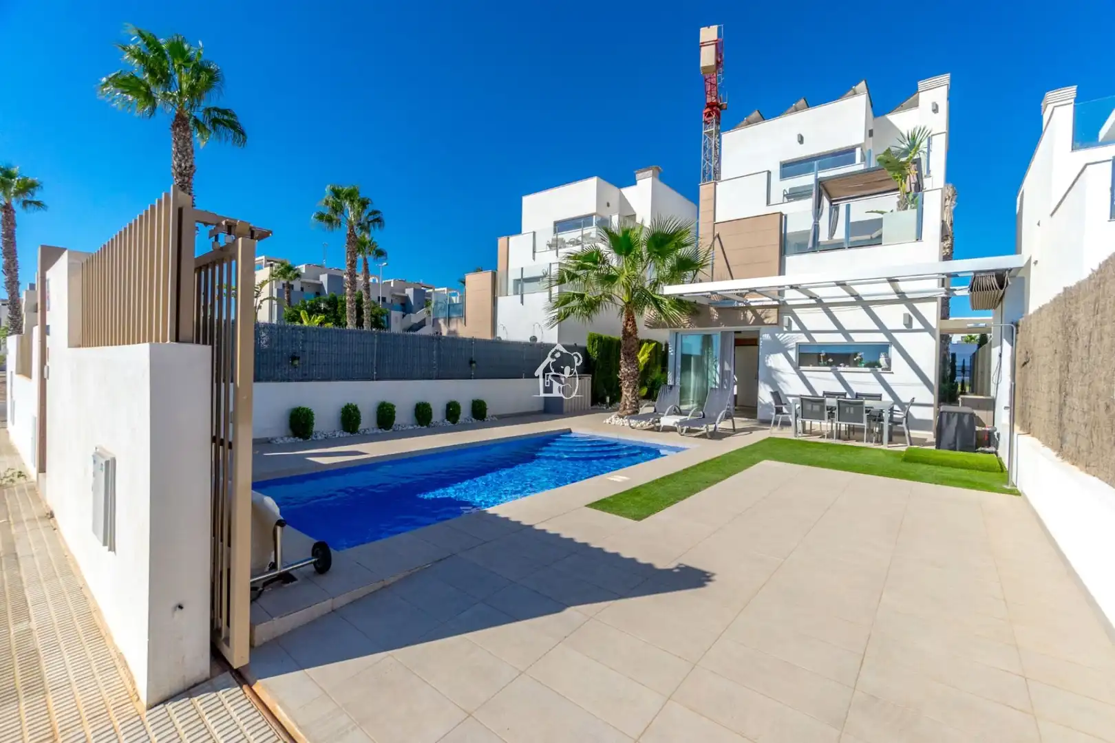 Piscina de Casa o chalet de alquiler en Guardamar del Segura con Aire acondicionado, Jardín privado y Terraza