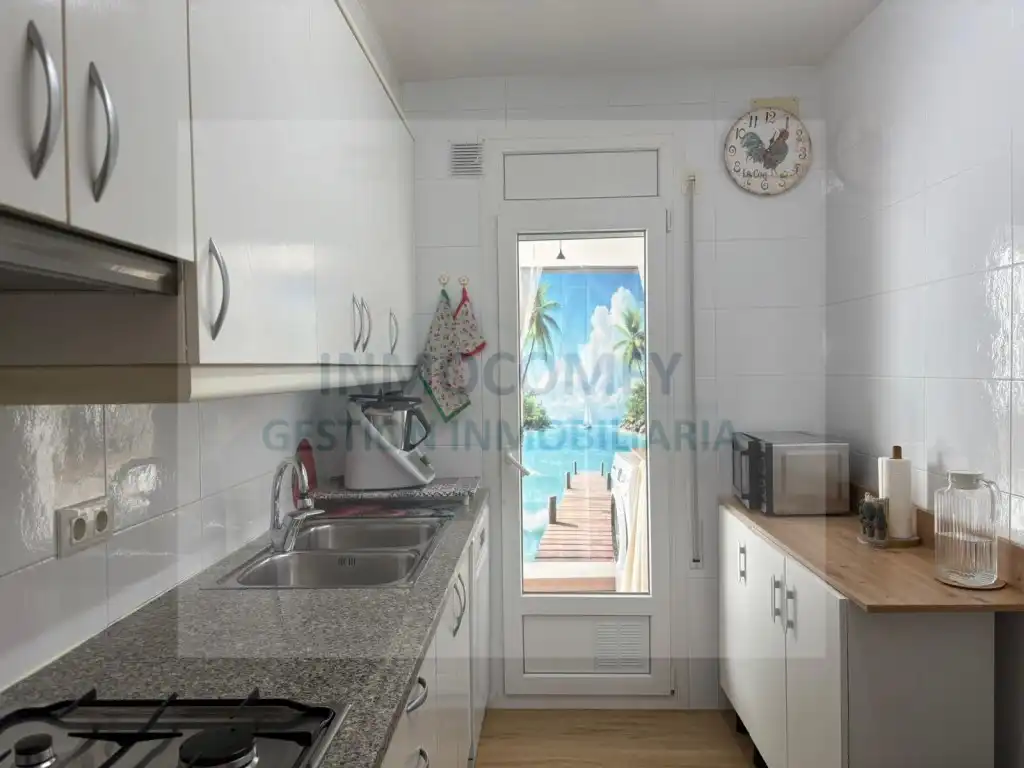 Kitchen of Flat for sale in Palamós