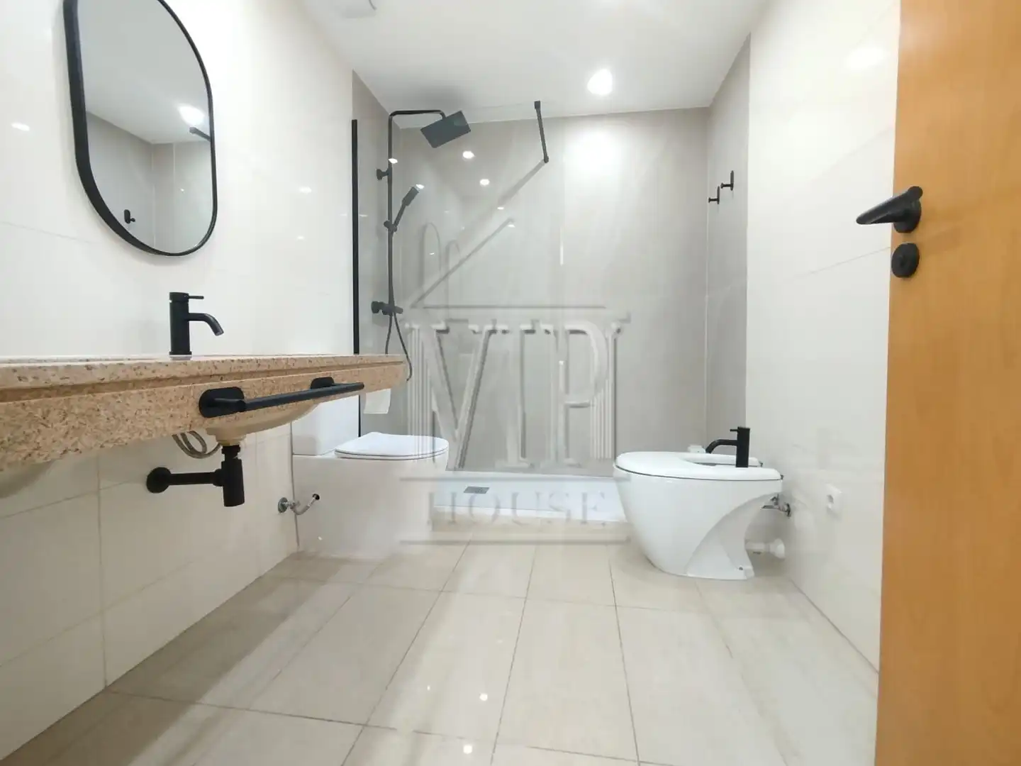 Bathroom of Flat for sale in Badalona  with Air Conditioner, Heating and Furnished