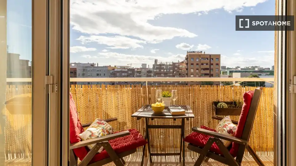 Appartement avec terrasse à louer à Algirós