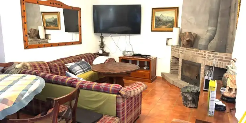 Wohnzimmer von Country house zum Verkauf in Sedella mit Privatgarten, Terrasse und Abstellraum