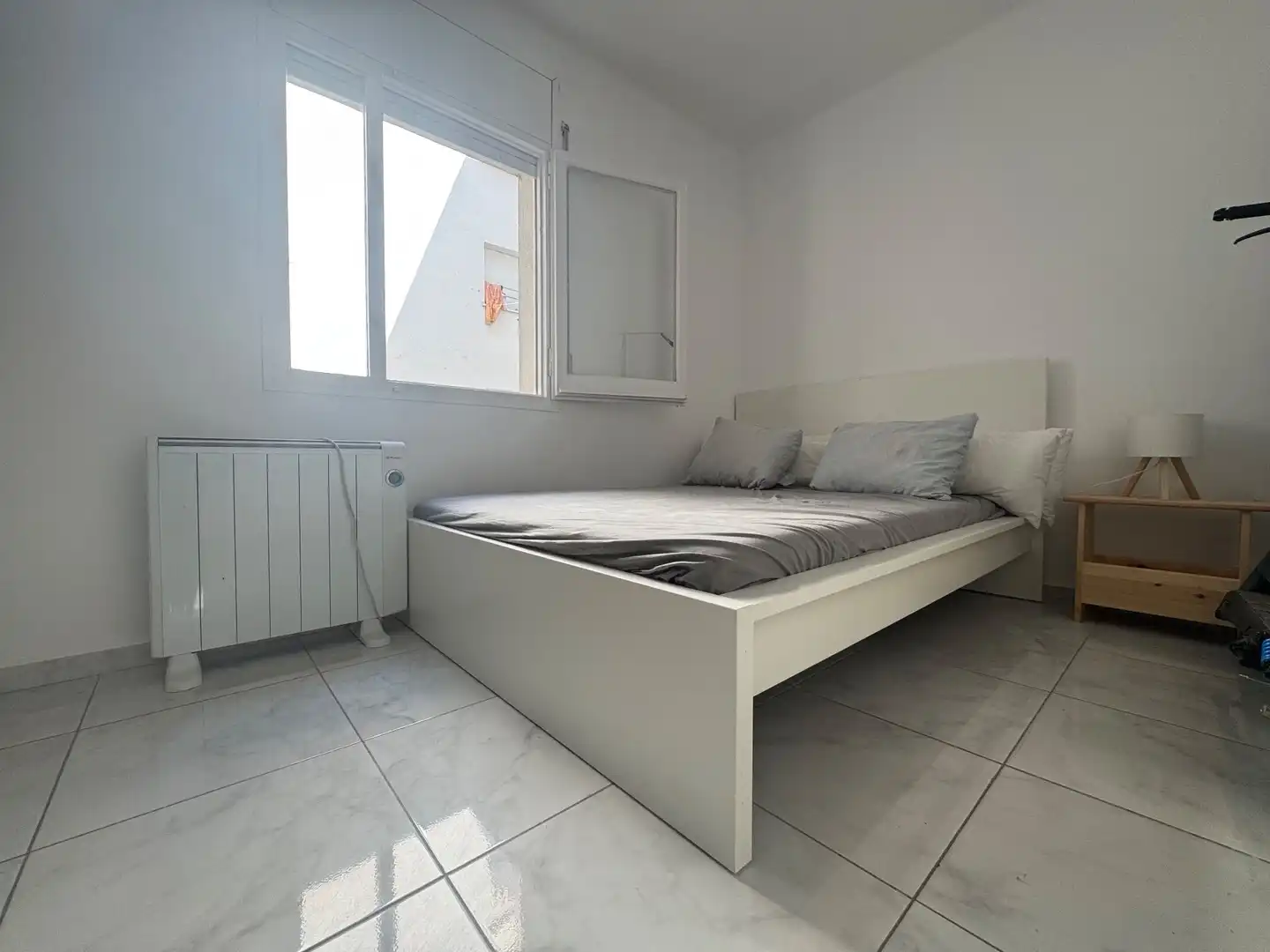 Bedroom of Flat for sale in Salt  with Heating