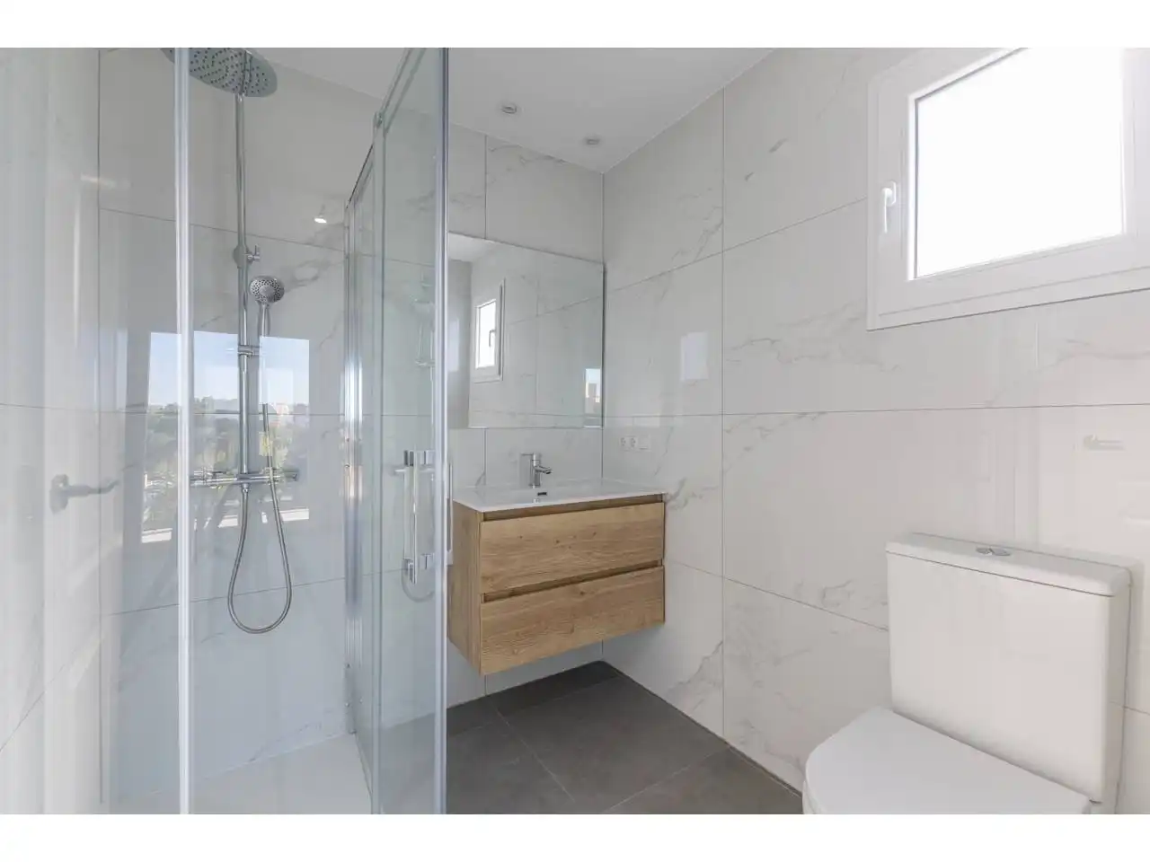 Baño de Piso en venta en Valencia con Balcón