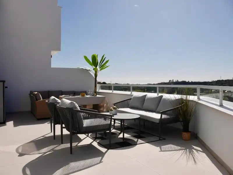 Terraza de Apartamento de alquiler en Estepona con Aire acondicionado, Terraza y Piscina
