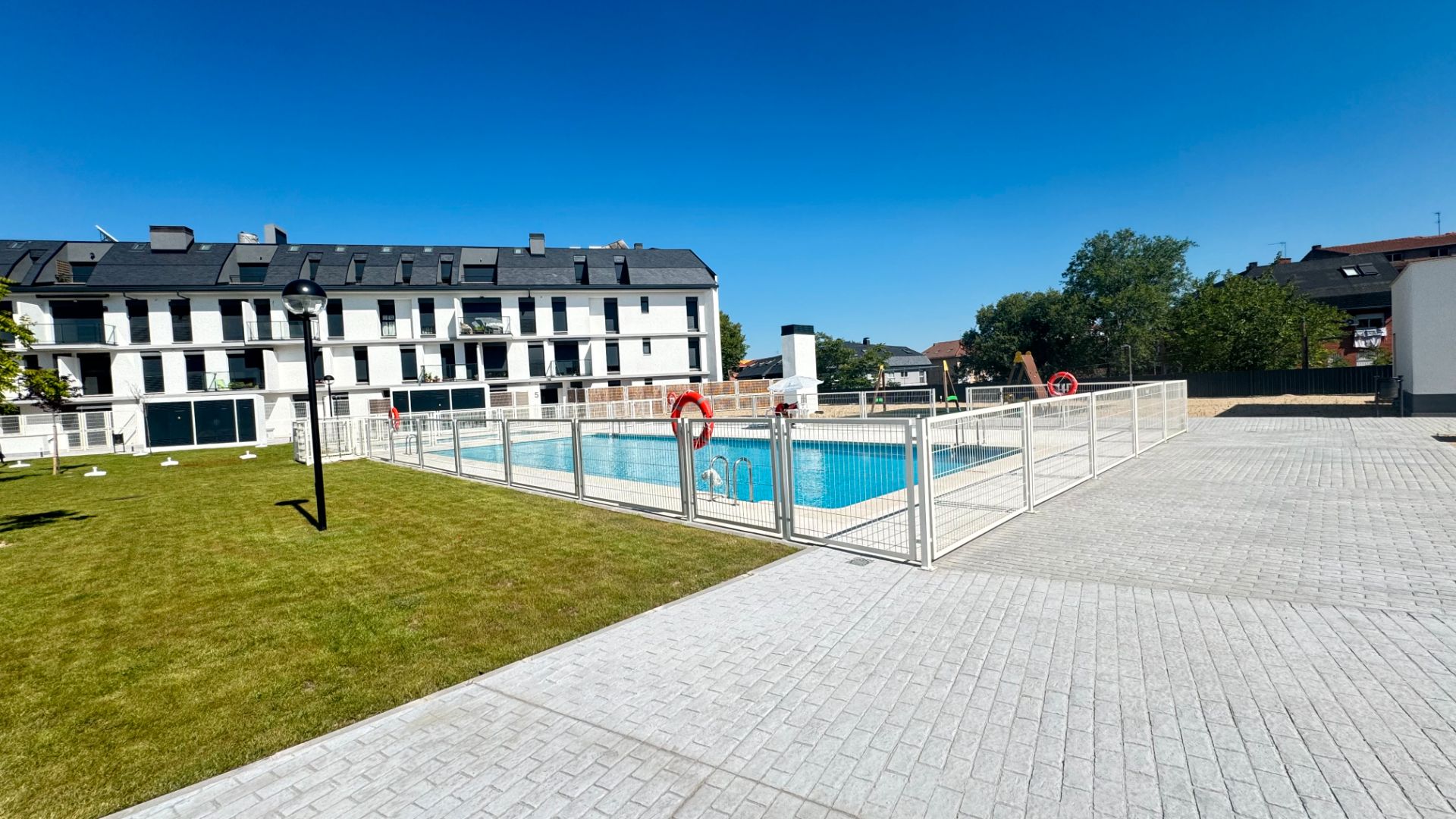 Swimming pool of Planta baja to rent in Collado Villalba  with Air Conditioner, Heating and Private garden