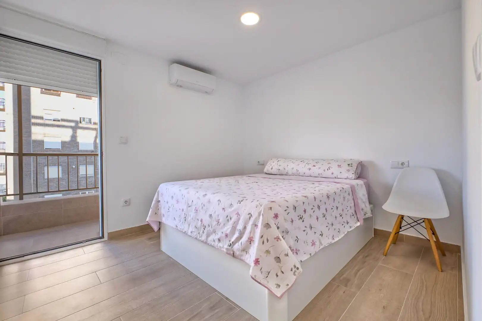 Schlafzimmer von Wohnung zur Miete in Alicante / Alacant mit Klimaanlage, Heizung und Privatgarten