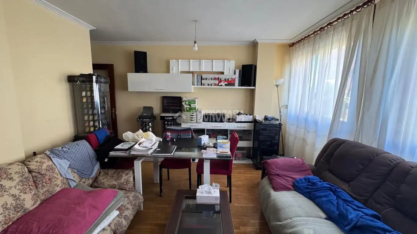 Sala d'estar de Pis en venda en Gijón  amb Traster