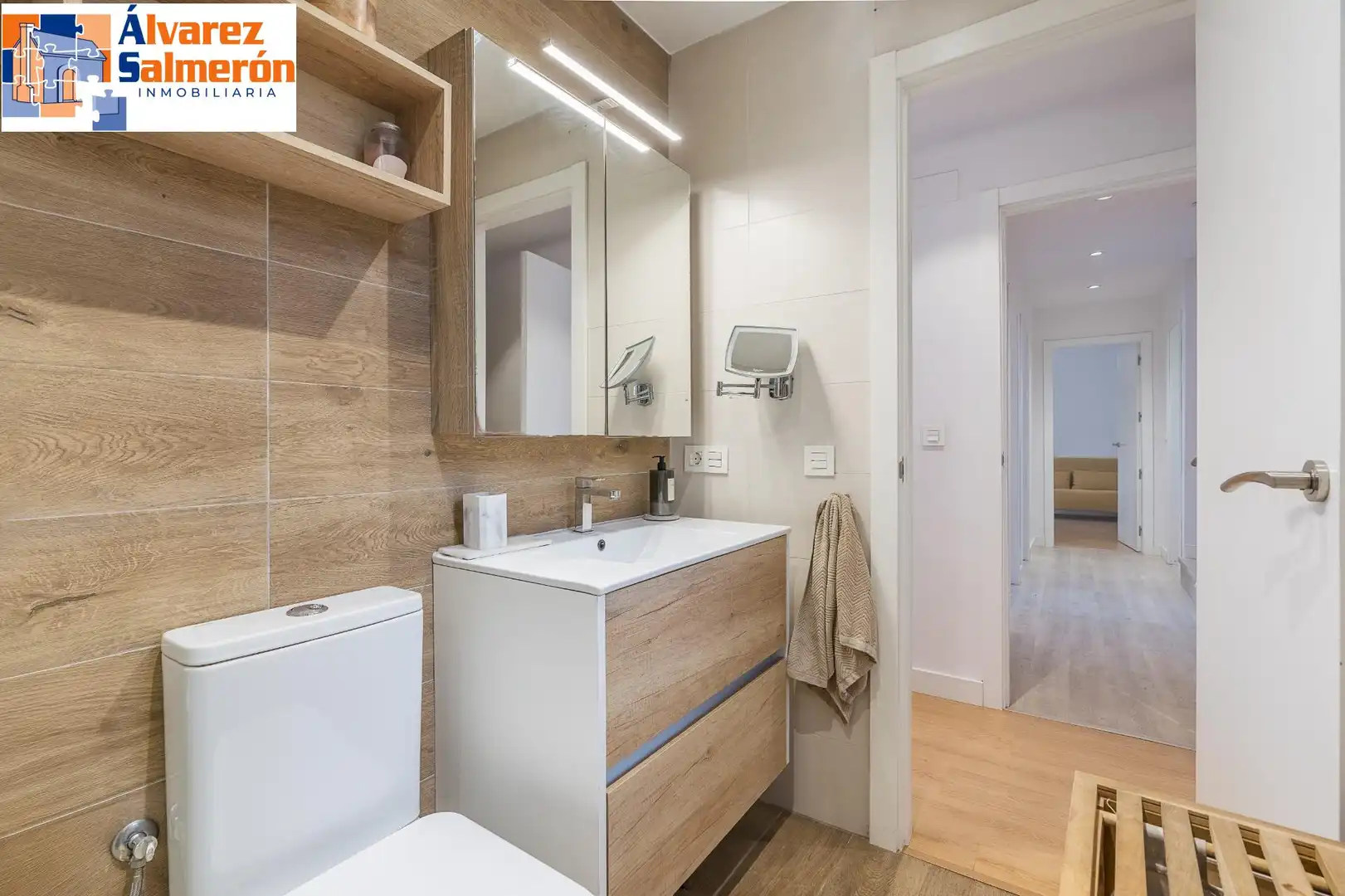 Badezimmer von Einfamilien-Reihenhaus zum Verkauf in Granada mit Privatgarten und Balkon