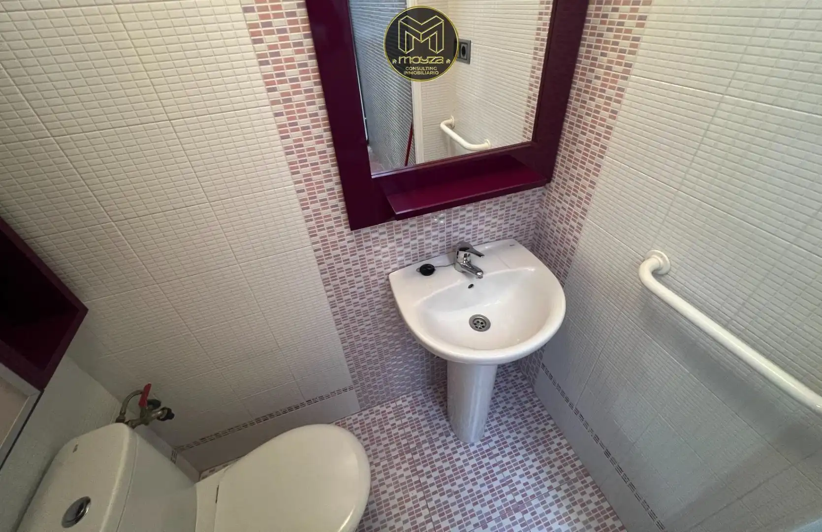 Bathroom of Houses for sale in Jaén  with Air Conditioner, Terrace and Furnished
