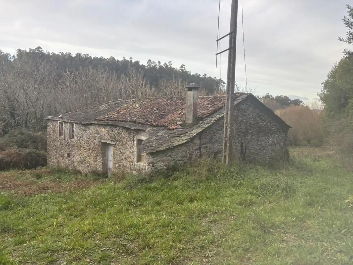 Casa rústica amb jardí en venda a Lugar Portobo 1