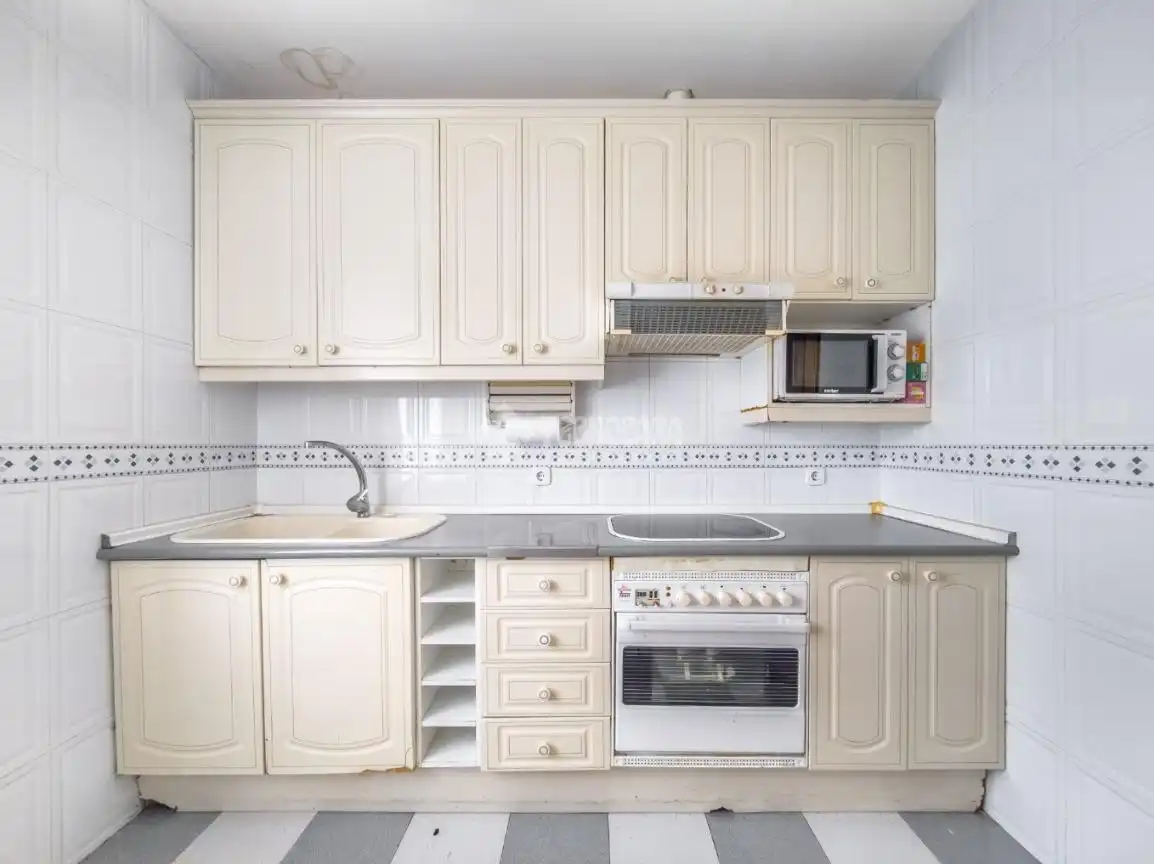 Kitchen of Flat for sale in Madrid  with Air Conditioner, Heating and Parquet flooring