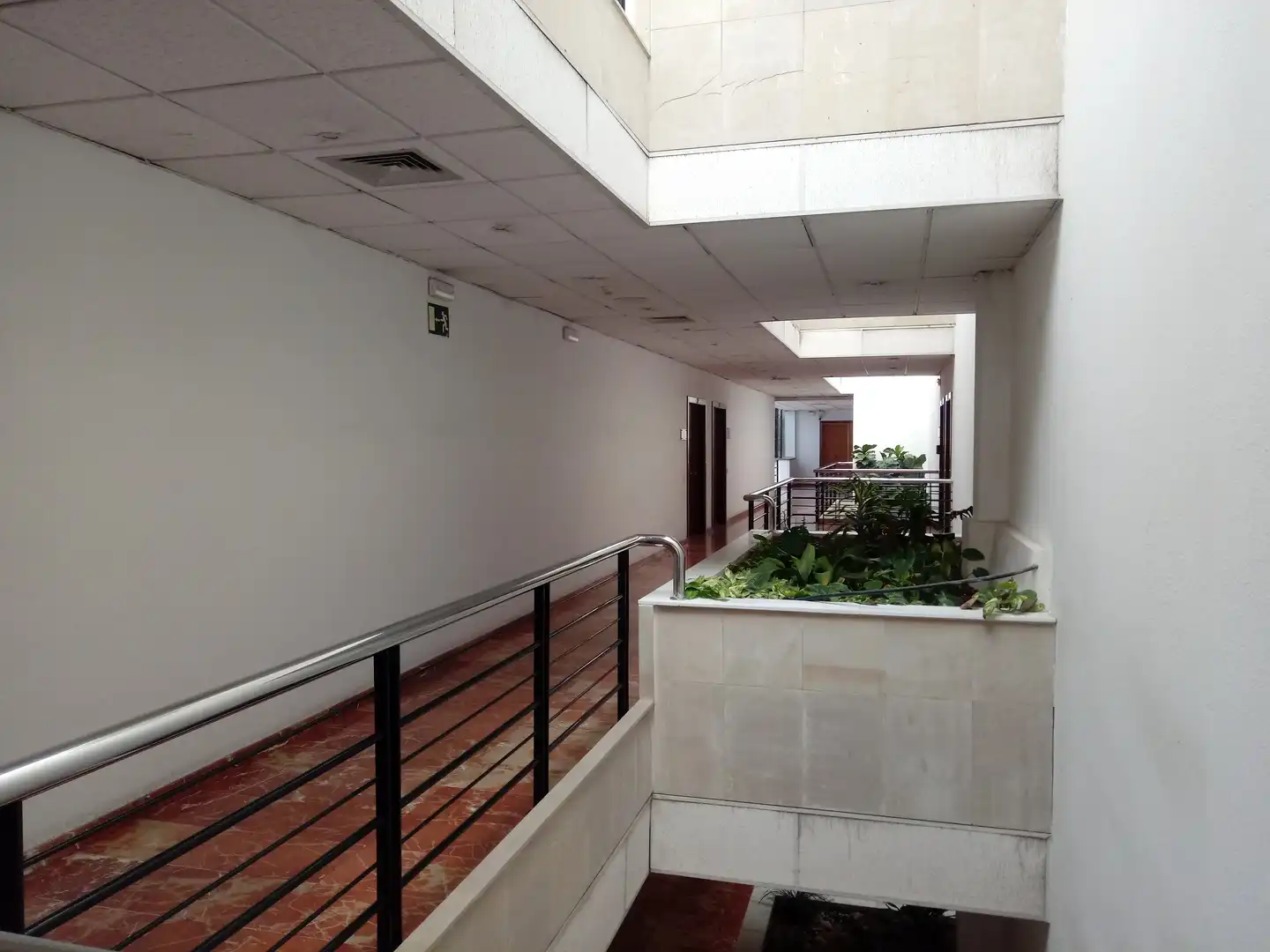 Büro zur Miete in Cornellà de Llobregat mit Klimaanlage, Heizung und Internet