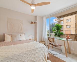 Bedroom of Apartment to share in  Barcelona Capital  with Air Conditioner and Balcony