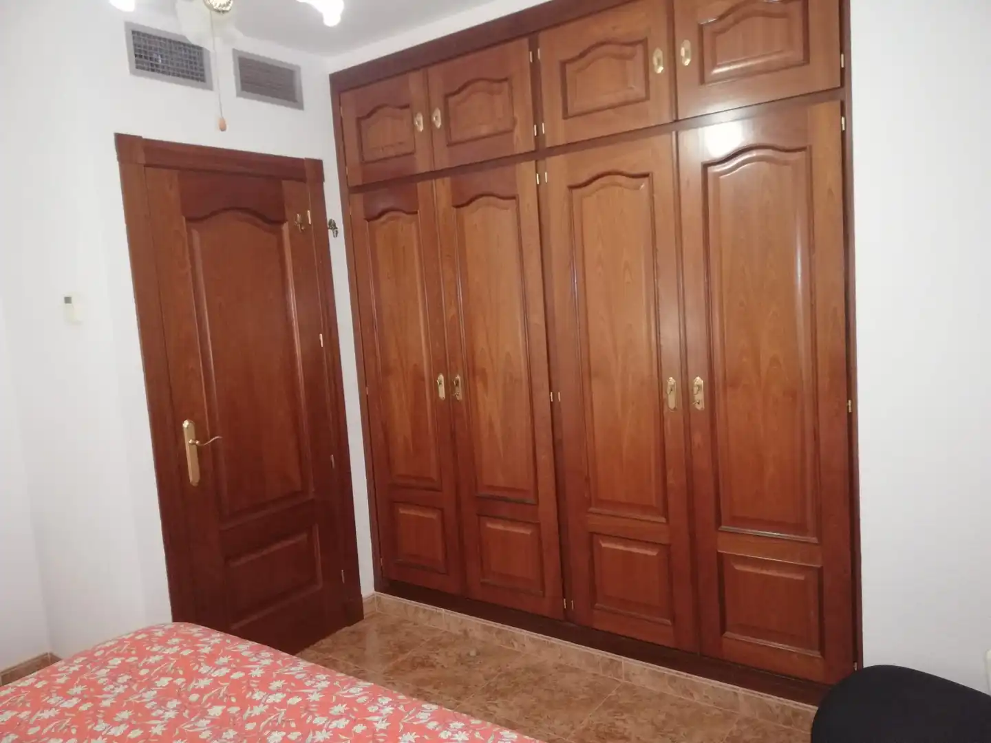 Flat for rent in Calle Granada, Barrio Alto - San Félix