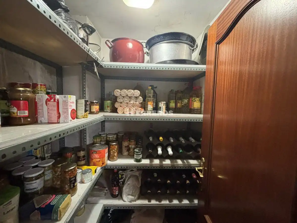 Cuina de Casa adosada en venda en Villamediana de Iregua amb Aire condicionat, Calefacció i Jardí privat