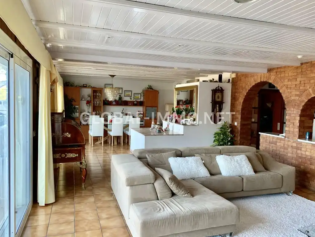Sala d'estar de Casa o xalet en venda en Roses amb Aire condicionat, Calefacció i Jardí privat