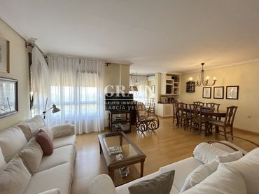 Flat with lift to rent in Parque Sur