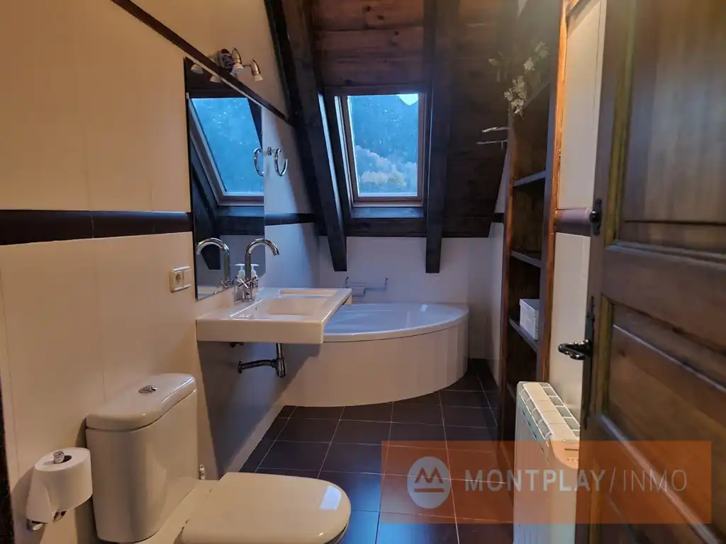 Baño de Casa adosada en venta en Naut Aran