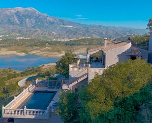 Vista exterior de Casa o xalet en venda en Viñuela amb Aire condicionat i Piscina