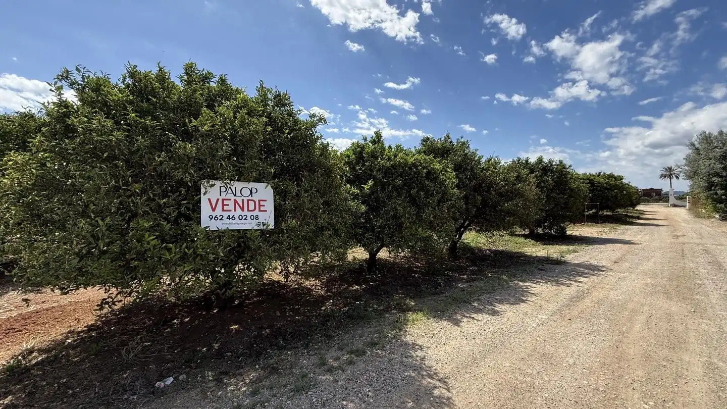Industrial land for sale in La Pobla Llarga
