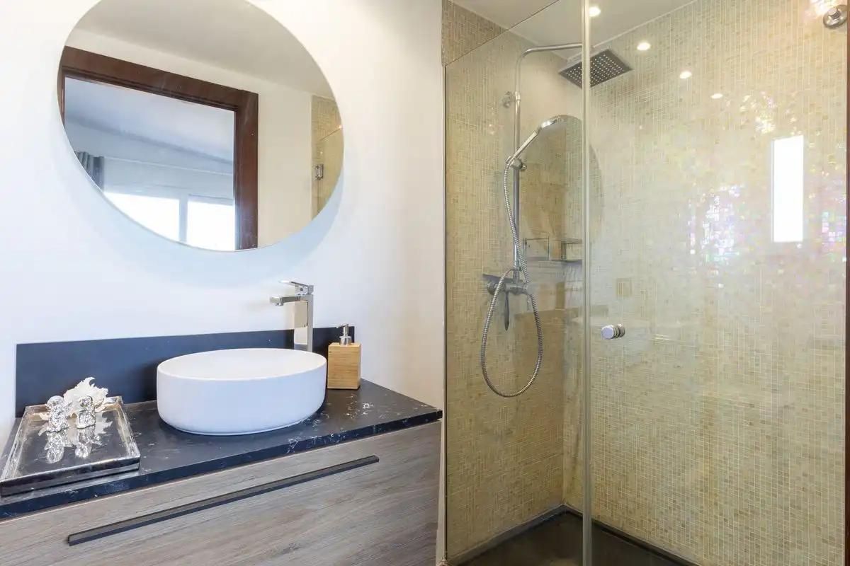 Baño de Ático de alquiler en Valencia con Aire acondicionado, Calefacción y Terraza