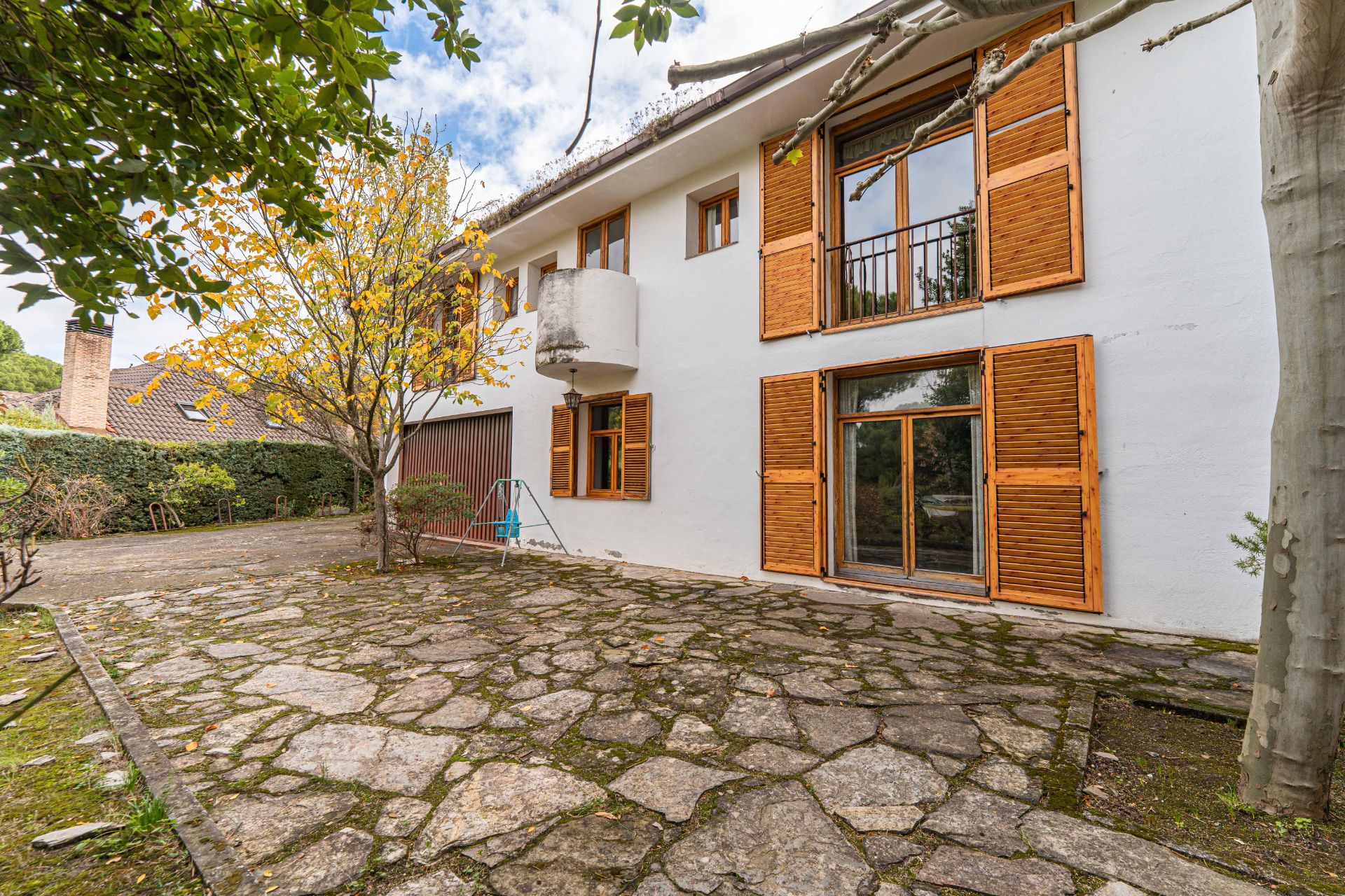 Vista exterior de Casa o xalet en venda en Boadilla del Monte amb Calefacció, Jardí privat i Piscina