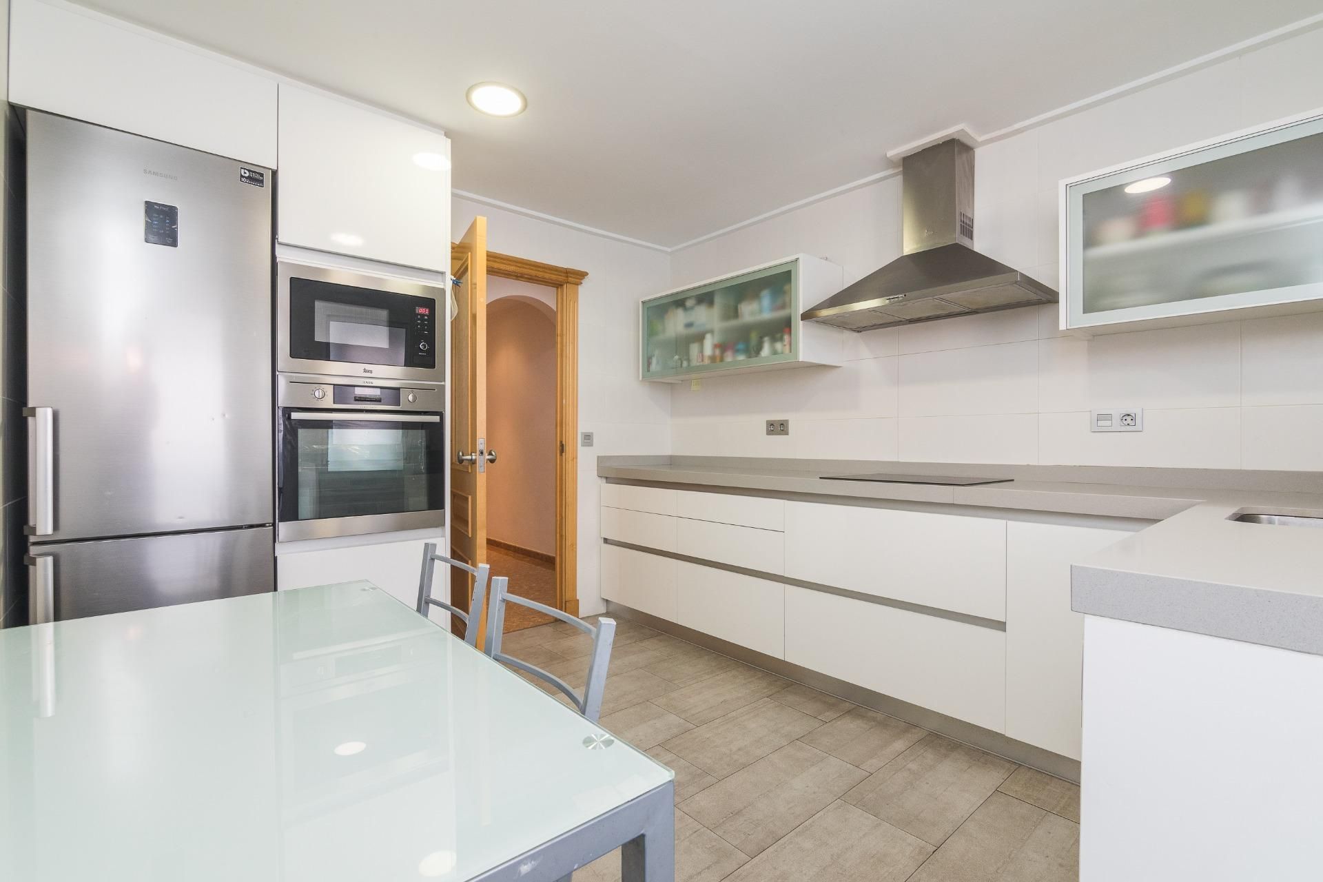 Kitchen of Flat for sale in Elche / Elx  with Air Conditioner