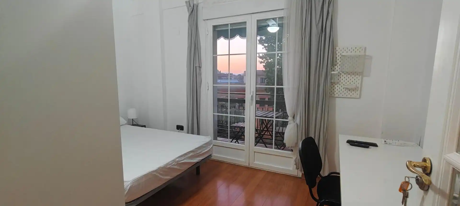 Schlafzimmer von Wohnung zur untervermieten in Beiro