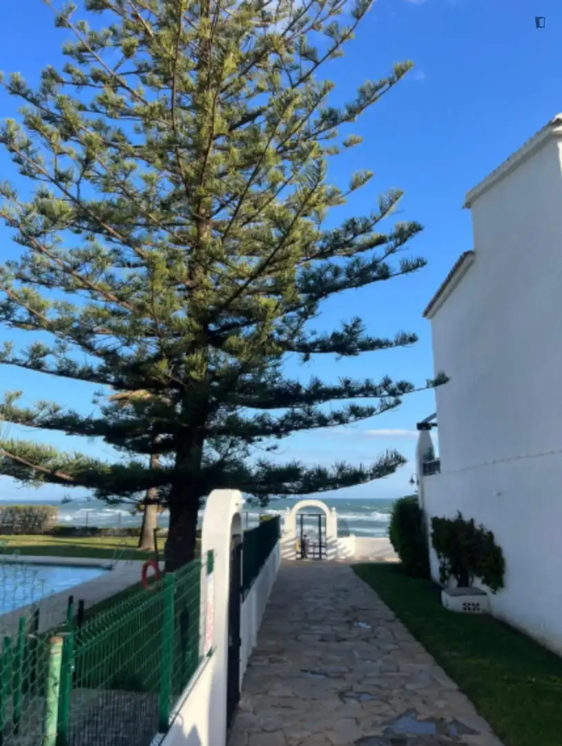 Vista exterior de Casa o xalet de lloguer en Mijas amb Aire condicionat, Calefacció i Moblat