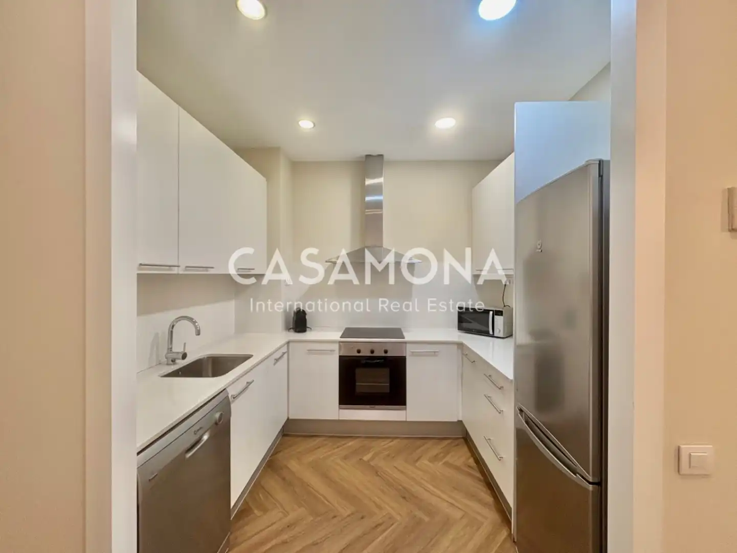Cuina de Apartament en venda en Barcelona amb Aire condicionat, Calefacció i Terrassa