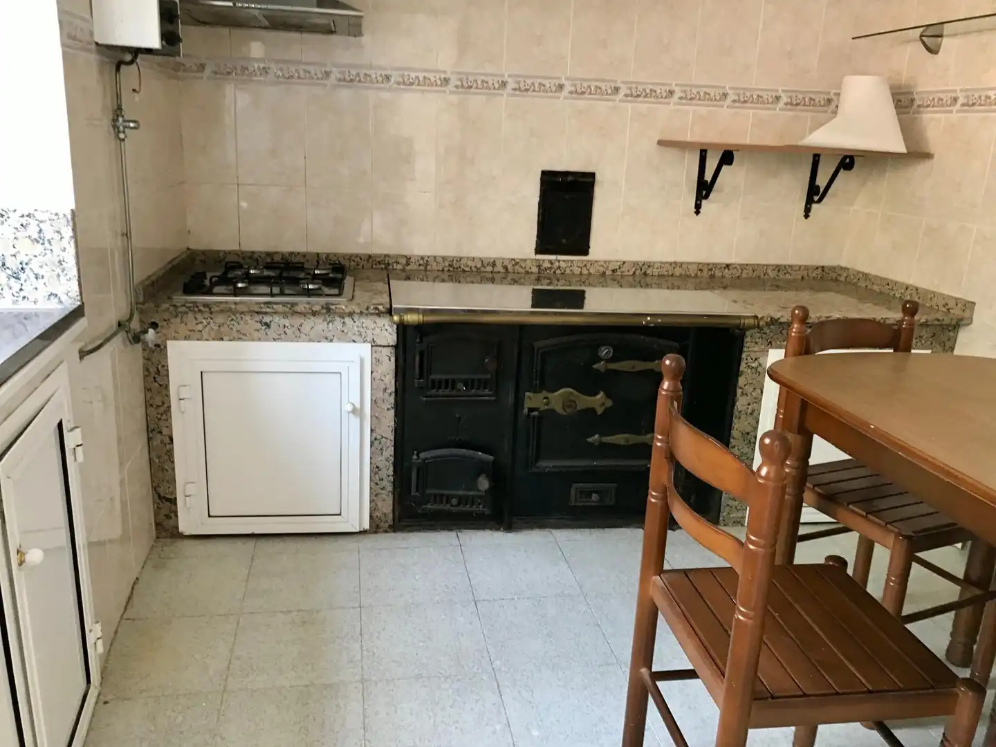 Cuina de Finca rústica en venda en Noia