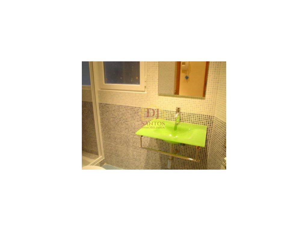 Bany de Pis en venda en Salamanca Capital amb Calefacció i Moblat