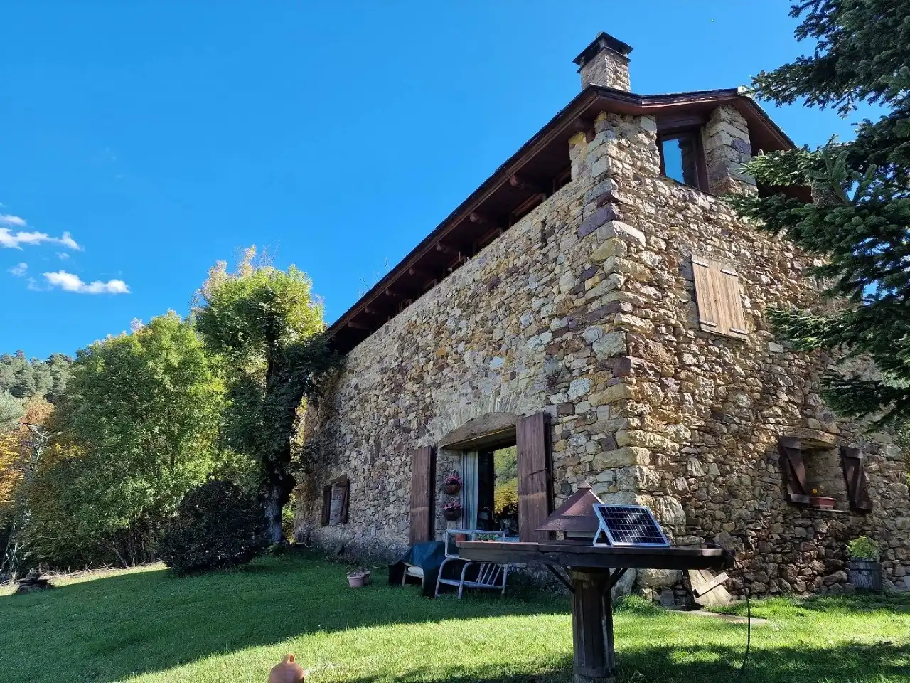 Vista exterior de Casa o xalet en venda en Benasque amb Calefacció, Jardí privat i Parquet