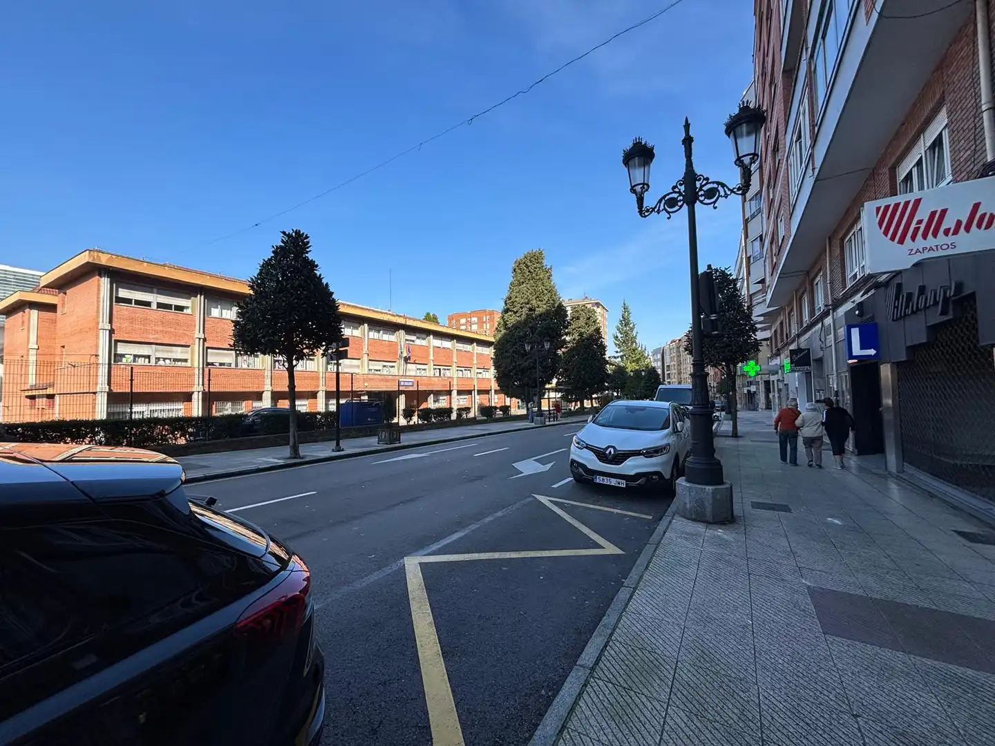 Vista exterior de Pis en venda en Oviedo  amb Calefacció, Parquet i Moblat