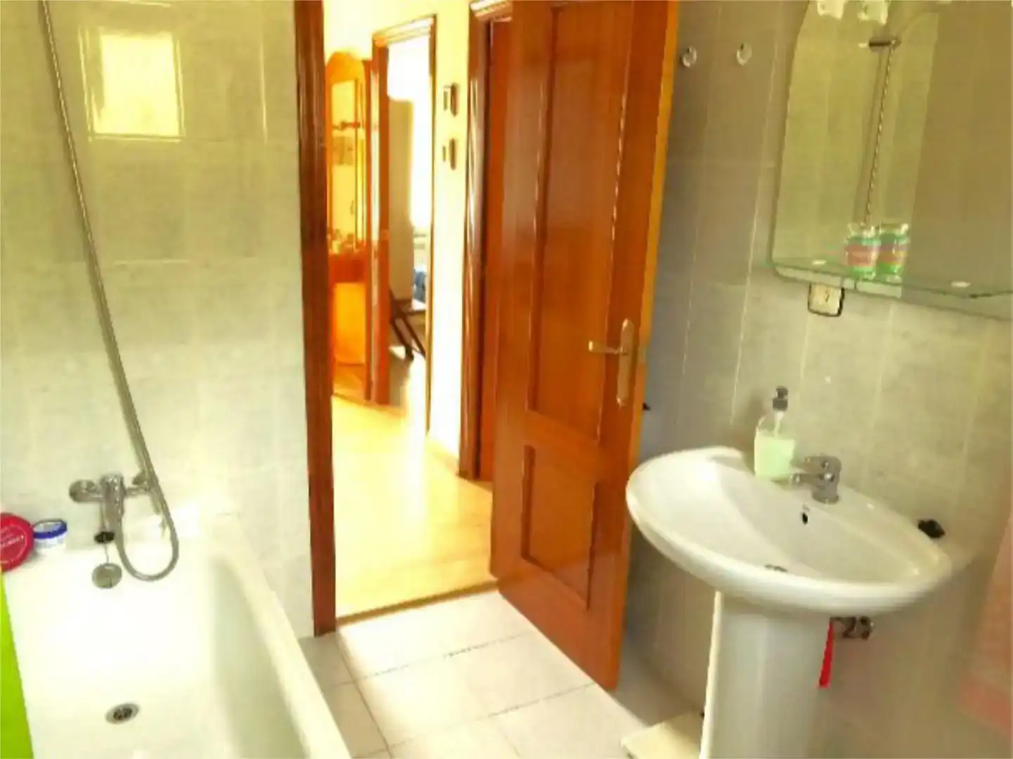 Baño de Piso en venta en Aliaga con Parquet, Amueblado y Balcón